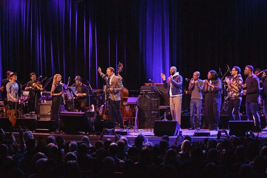 Chris Thile Age, Date of Birth, Family, Net worth, Nationality, Bio